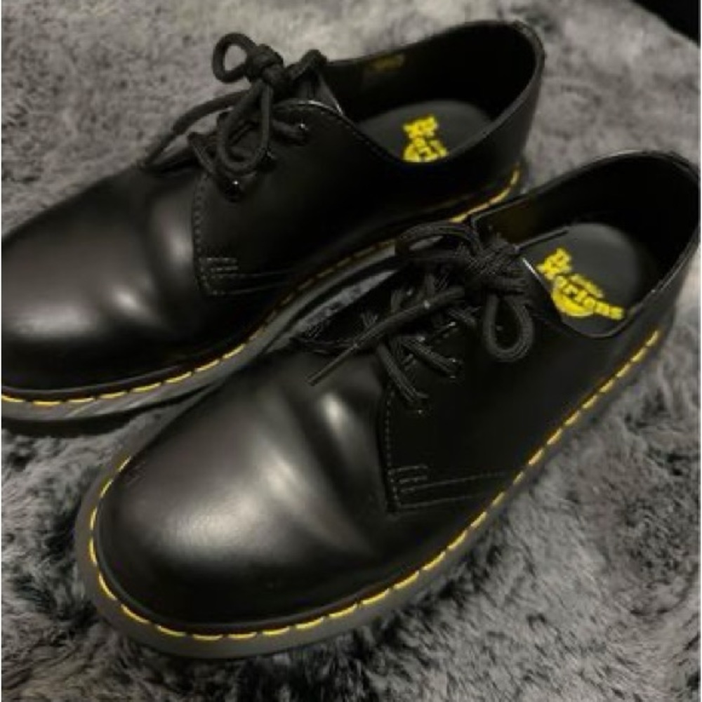 Dr. Martens Black Leather Women's Shoes